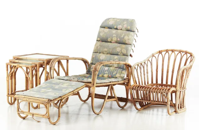 Wengler: armchair as well as chaise longue and side tables. (2+3)