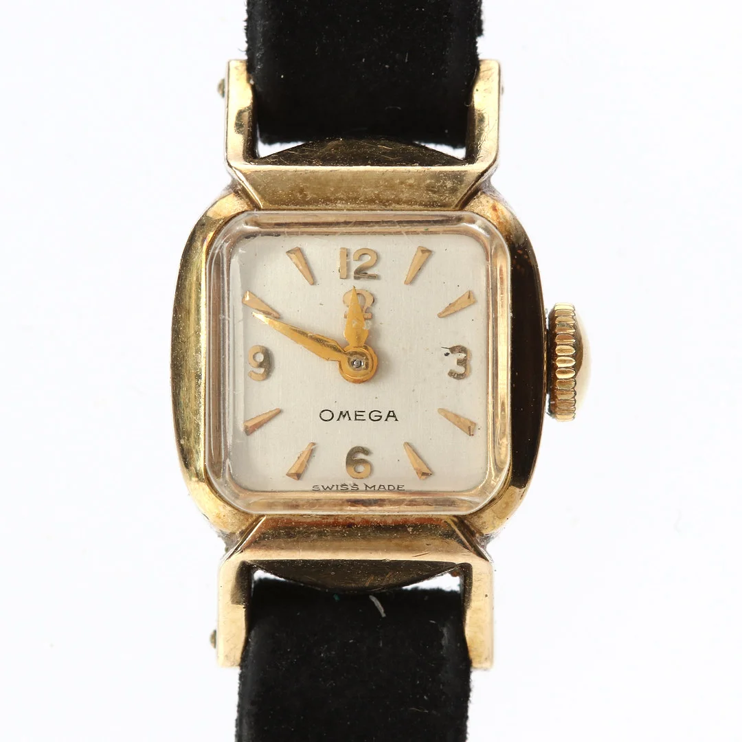 OMEGA, DAMARMBANDSUR. Boett i gulddoublé, originalrem. — Wristwatches — Skånes Auktionsverk