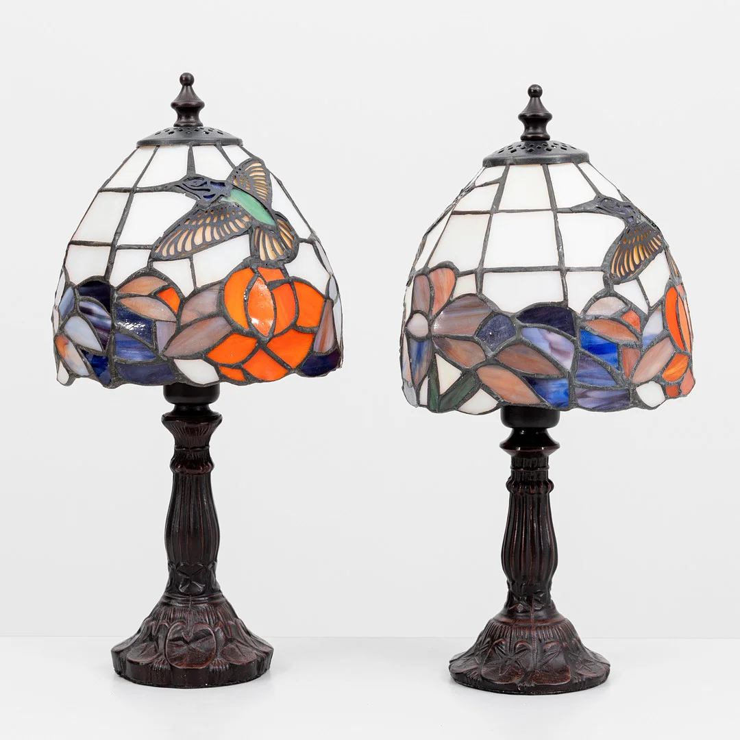 BORDSLAMPOR, ett par, Tiffanystil, 1900-/2000-tal. — Table Lamps — Auktionshuset Kolonn