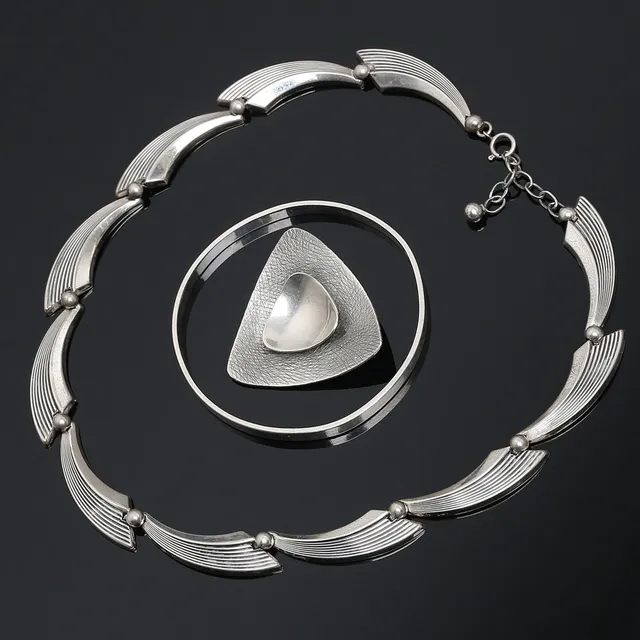 SMYCKEN, 3 delar, silver, collier/armring/brosch, olika mästare, 1950/1960-tal.