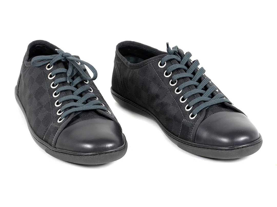 SNEAKERS, LOUIS VUITTON, damier graphit, nylon, sula i gummi, stl 8½, dustbag, extra snören — Kläder/Skor — Kaplans