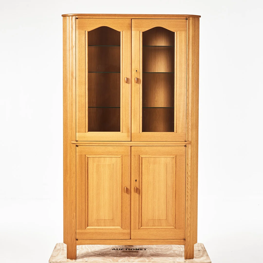 CARL MALMSTEN. Hörnskåp, "Capella", ek, brickmärkt. — Cupboards, Cabinets & Shelves — Stockholms Auktionsverk Magasin 5