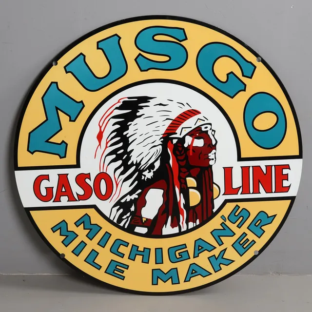 EMALJSKYLT, dubbelsidig, " MUSGO" Gasoline, reproduktion.