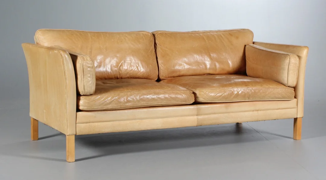 Mogens Hansen. 2½-pers. sofa, lysebrunt patineret læder — Furniture/Lounge suites, sofas — Lauritz
