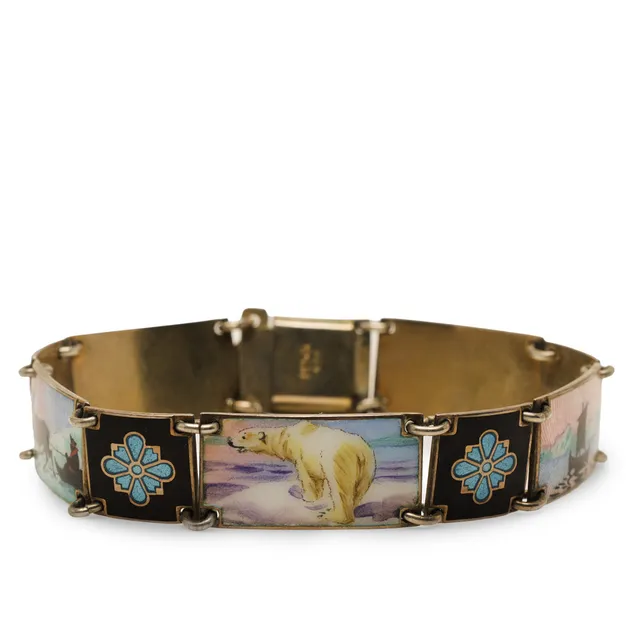 AKSEL HOLMSEN. ARMBÅND, sterlingsølv, polykrom emalje dekoration med nordiske motiver. Norne, Norge.