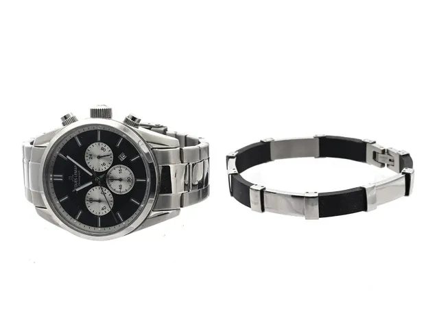 Jacques Lemans, herrur, quartz, plexiglas, datum, kronograf, stål, 42mm, modell:42-6.1, i originalförpackning med tillhörande armband och extra länkbitar, i gott skick
