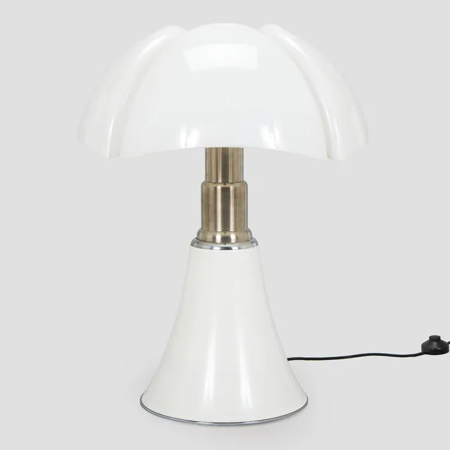 Gae Aulenti, bordslampa, "Pipistrello", Martinelli Luce, Italien, modellen formgiven 1965.