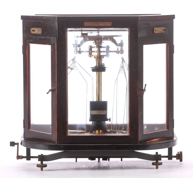 H. Struers. Precision/laboratory scale in display case