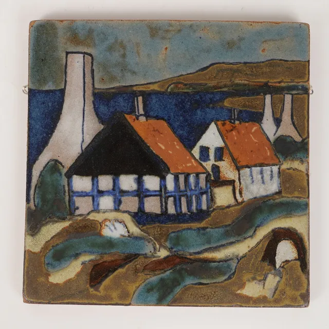 NIS STOUGAARD. Väggrelief, glaserat stengods, Svaneke, Bornholm.