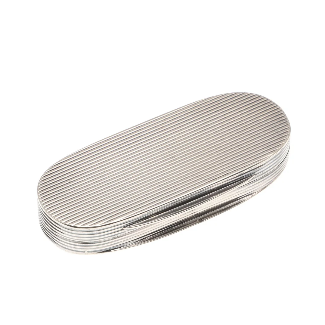 A LATE 19TH/EARLY 20TH CENTURY CONTINENTAL SILVER SNUFF BOX. — Silver — Lawrences Auctioneers