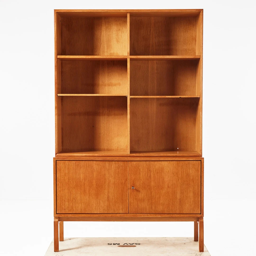 MARIAN GRABINSKI. "MTP", bokhylla, 2 dlr, IKEA, 1960-tal, IKEA, fanérad i ek. — Cupboards, Cabinets & Shelves — Stockholms Auktionsverk Magasin 5