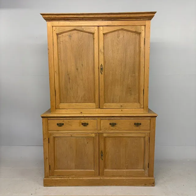 ANTIQUE PINE LINEN PRESS.