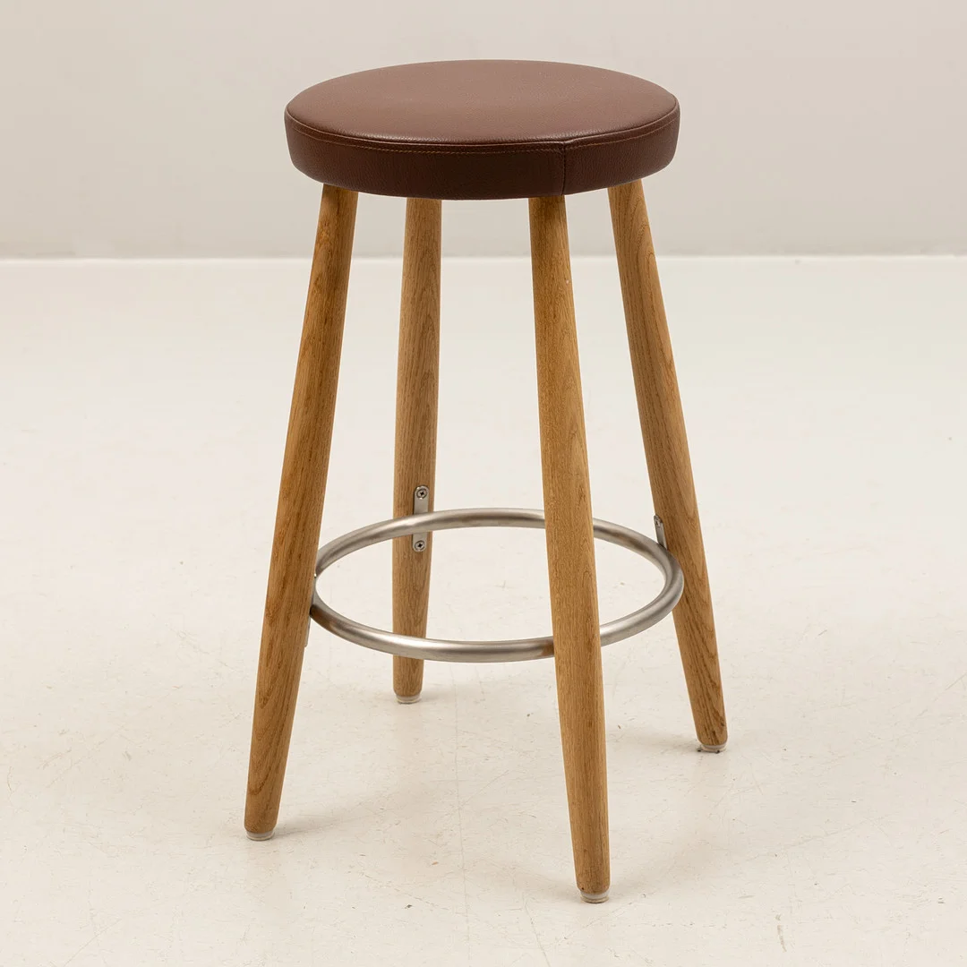 HANS J WEGNER. Barpall, "CH56". Carl Hansen & Son, Danmark, samtida. — Armchairs & Chairs — Auktionshuset Kolonn