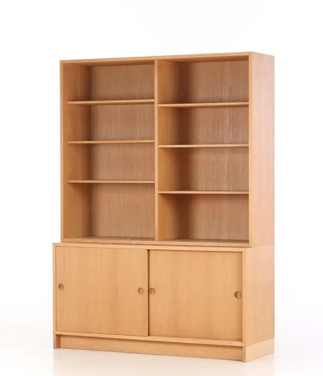 Børge Mogensen. Sideboard with shelf top (2)