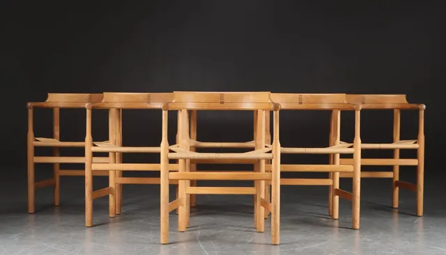 Hans J. Wegner. Sæt på seks armstole af egetræ / wengé, model 'PP-201' (6)