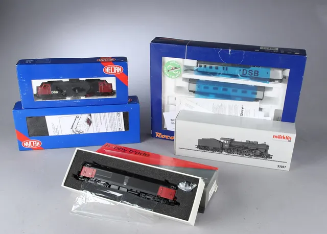 Marklin, Roco, Hobby Trade, Heljan. Collection of model locomotives in boxes