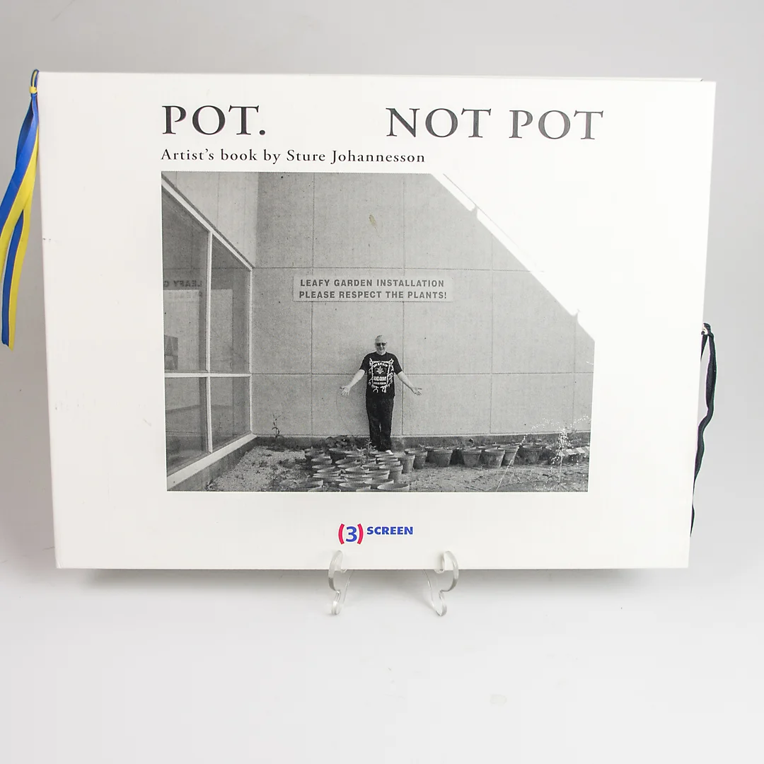 STURE JOHANNESSON. "Pot" och "Notpot", 2 färglitografier, signerad Sture -04. — Engravings & Prints — Helsingborgs Auktionskammare