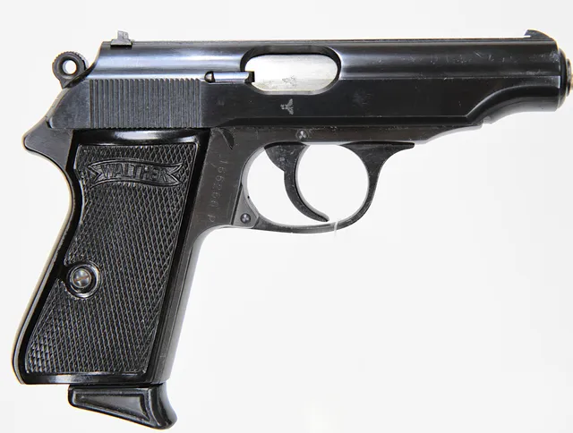 PISTOL, tysk, Halvautomatisk, fabrikat Walther Zella-Mehlis, modell PP, kaliber 7,65mm, tillv.nr 166266P.