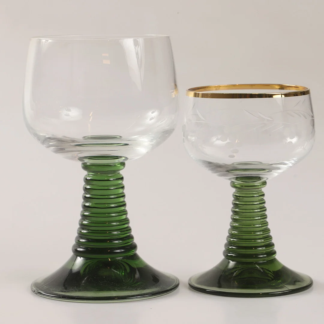 VINGLAS, 18 stycken, remmare, 1900-tal. — Utility glass — Helsingborgs Auktionskammare