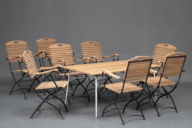 Havesæt i teak,. Bord og otte armstole (9)