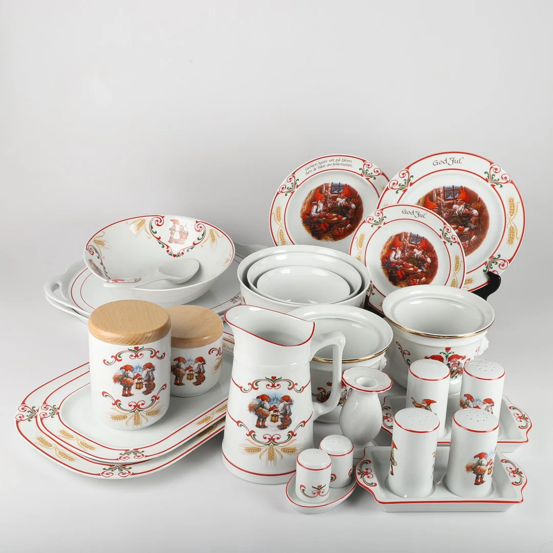 AXEL ELIASSON. Matservis, 60 delar, "Svenska Jultraditioner, porslin, Fyrklövern, 1985. — Tableware — Helsingborgs Auktionskammare