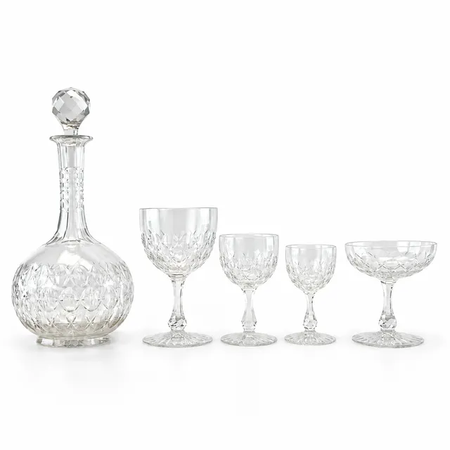 GLASSERVIS, 60 delar, kristall, Frankrike, 1900-talets början.