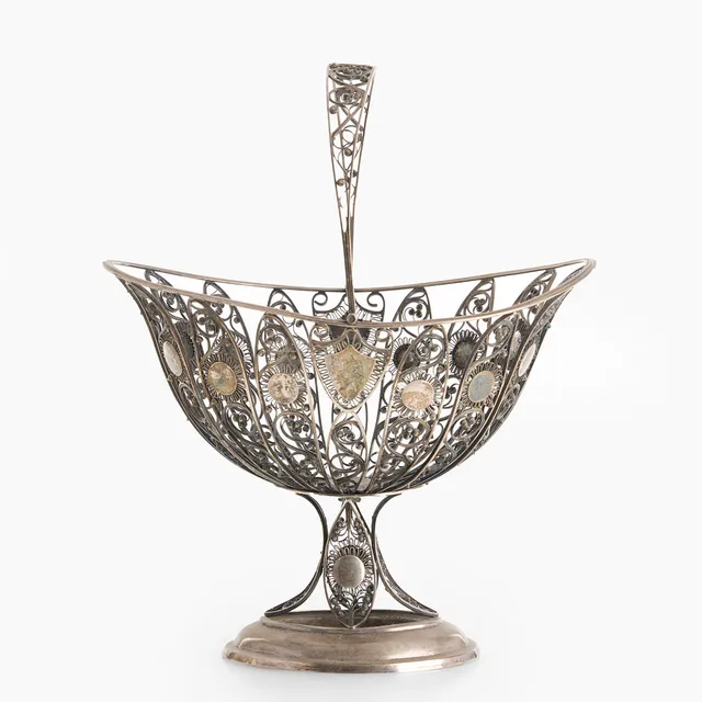 PETTER ADOLF SJÖBERG (mästare 1798-1845). Korg på fot, silver, filigranarbete, Stockholm 1817. Empire.