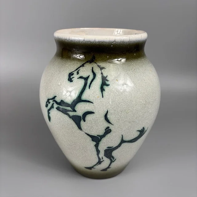 HONITON POTTERY HORSE DESIGN. — European — Lyme Bay Auctions