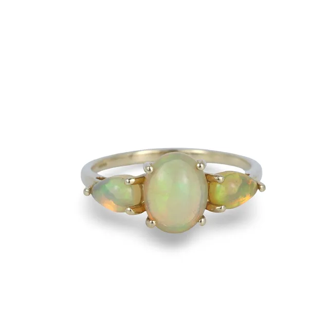 OPAL 9CT RING.