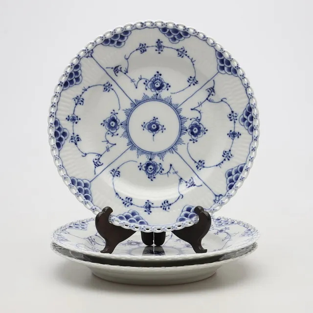 MATTALLRIKAR, "Musselmalet", nr 1085, helblond, Royal Copenhagen, Danmark.