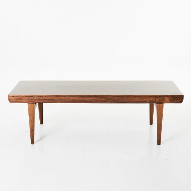 JOHANNES ANDERSEN. soffbord, CFC Silkeborg, Danmark, 1960-tal, fanérat i jakaranda, kortsidor med lådor, skyltmärkt.