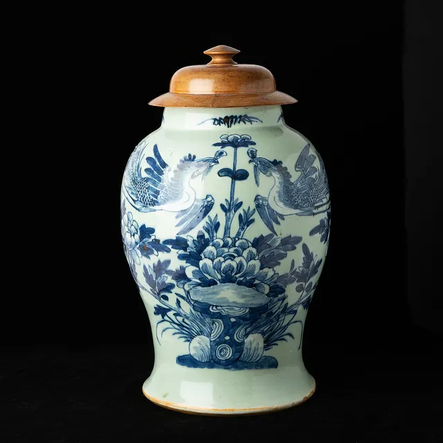 LOCKURNA. Porslin, Kina, 1800-tal.