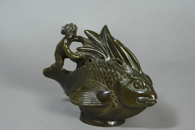 Just Andersen, skulptur, fisk med havbarn, nr. 2166