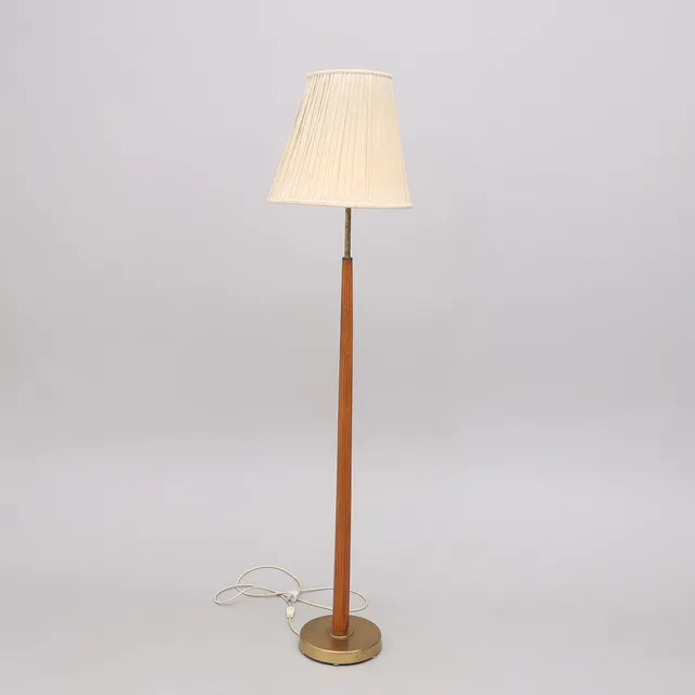 HANS BERGSTRÖM 1910-1996. GOLVLAMPA MODELL 522 FÖR ATELJÉ LYKTAN, FÖR FYRA LJUSPUNKTER, 1940-50-TAL.