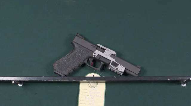 Glock Modell 17 Gen3 Kal. 9x19 Tillv.nr: BWXC793 SE3377104.