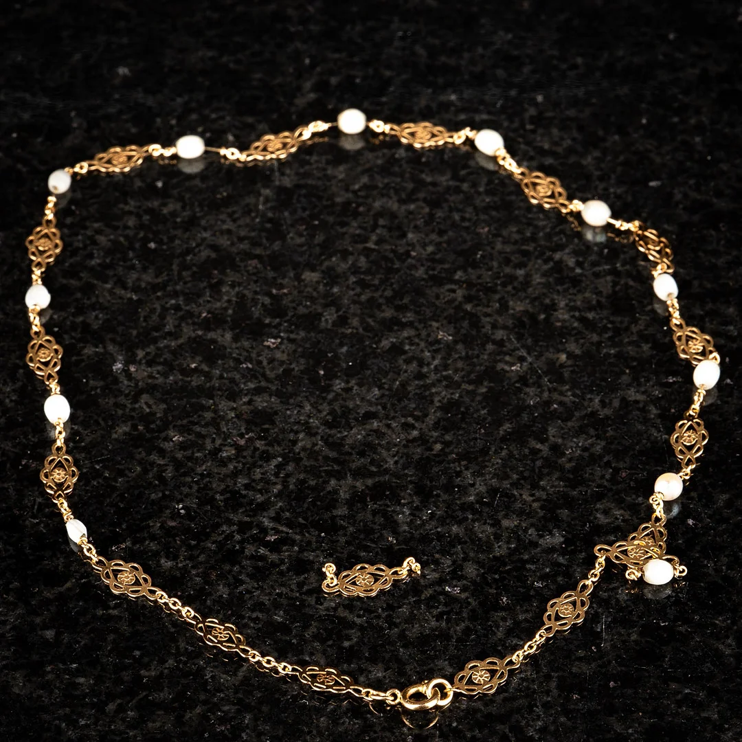 COLLIER, Med pärlor, Guld 18K, 1900-tal. — Necklace — Norrlands Auktionsverk