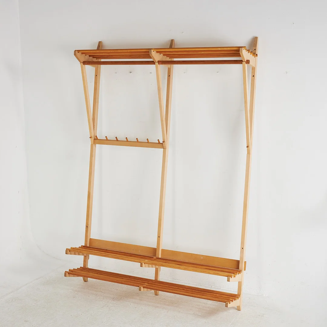 NORRGAVEL, "Snedstag" kapp- och skohylla, formgiven av Nirvan Richter, i produktion sedan 1993, björk och furu, brännmärkt. — Cupboards, Cabinets & Shelves — Stockholms Auktionsverk Sickla