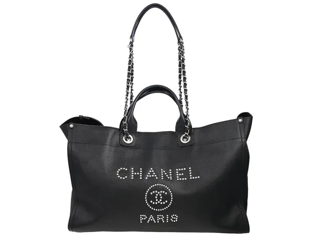 CHANEL, VÄSKA, Deauville Studded Tote, svart kaviarläder, silverfärgade beslag, 45x32x16 cm, hologrammärkt 25361072, år 2018, cert, dustbag, slitage på hörn. Good Condition.