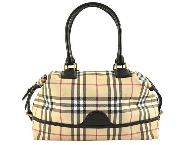 VÄSKA, BURBERRY, canvas plast, svarta läder detaljer, gulmetall, dustbag, 40x23x22 cm, några fläckar.