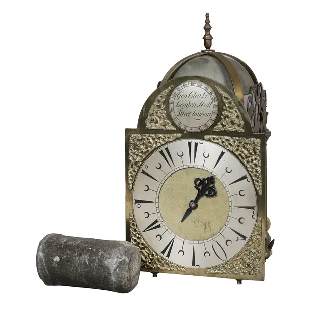AN 18TH CENTURY BRASS LANTERN CLOCK BY GEORGE CLARKE OF LEADEN HALL STREET LONDON, CIRCA 1760.