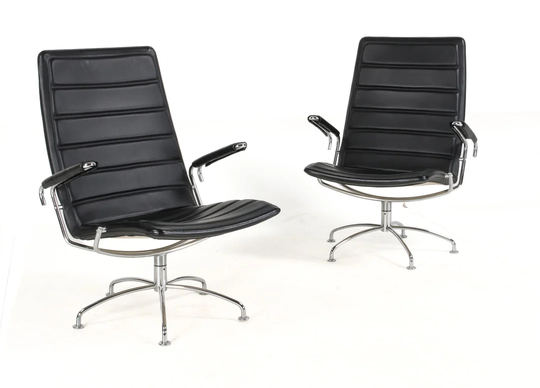 Jens Amundsen for Fritz Hansen. Airport chairs. Pair of armchairs, 1980s (2) — Furniture/Lounge chairs — Lauritz
