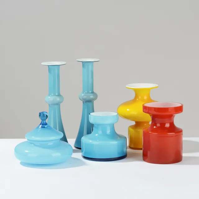 PER LÜTKEN (1916–1998) M.FL. En samling "Carnaby" vaser af farvet glas, Kastrup-Holmegaard Glasværker, Danmark, 1960/1970'erne, (6).