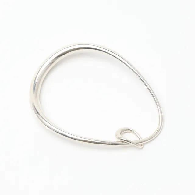 JACQUELINE RABUN. Armring med Berlock, "Offspring", silver, Georg Jensen.