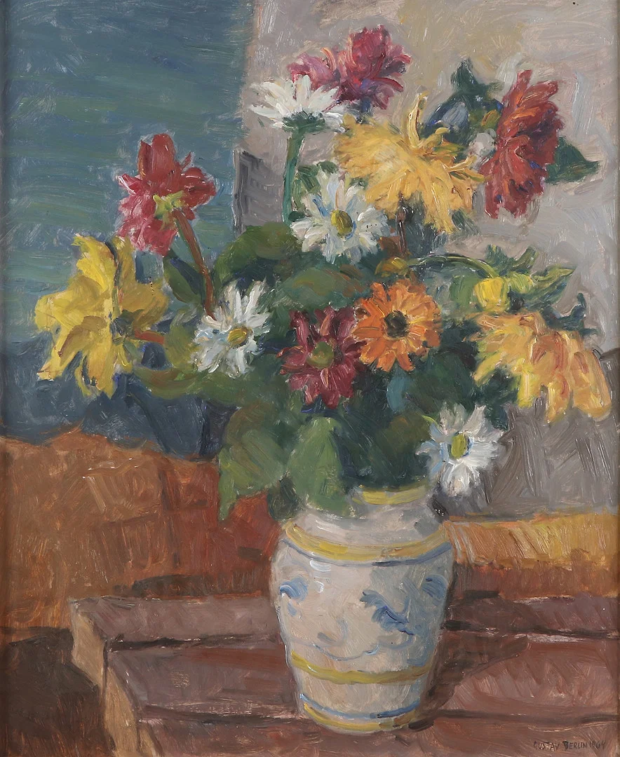 GUSTAV BERLIN. Oljemålning på pannå. Stilleben med blombukett i vas. Signerad och daterad 1964. — Paintings — Skånes Auktionsverk