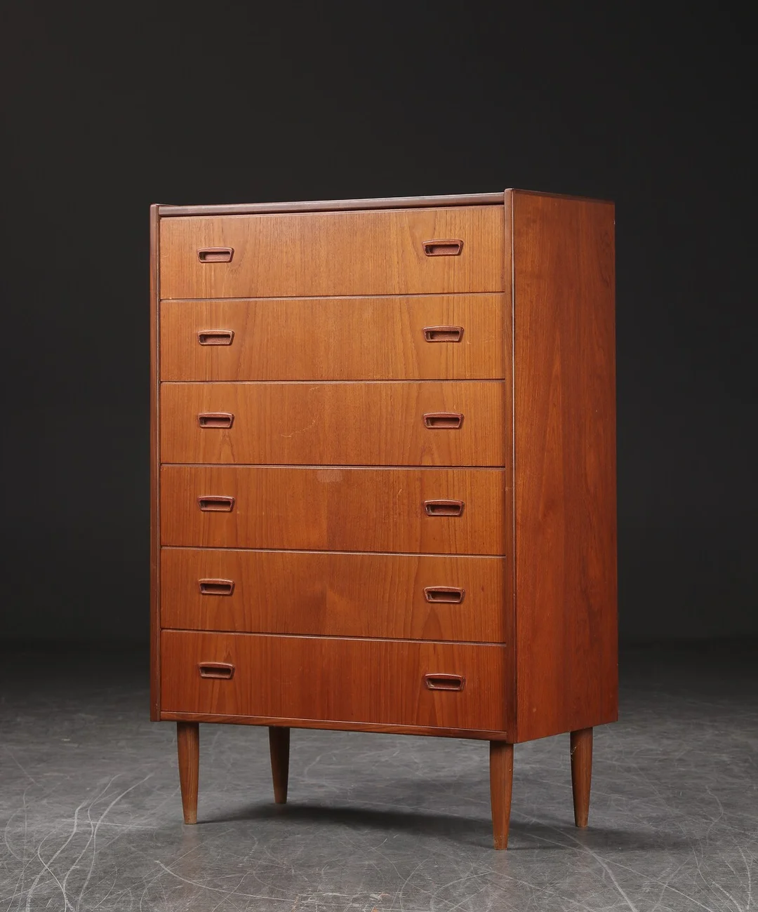 Kommode af teak, 1960'erne — Furniture/Cabinets, chests of drawers — Lauritz