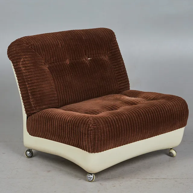 Sessel / Lounge Chair, Fiberglas, Metall, Kordstoff, 1970er Jahre.