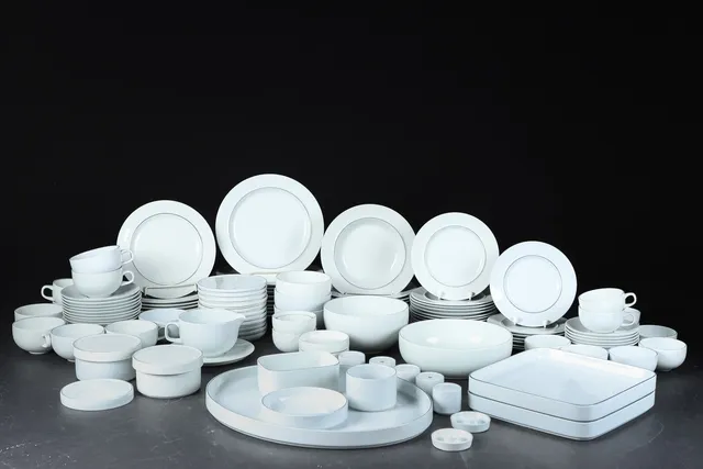 Grete Meyer for Royal Copenhagen/Aluminia 'Blåkant', service af fajance (130)