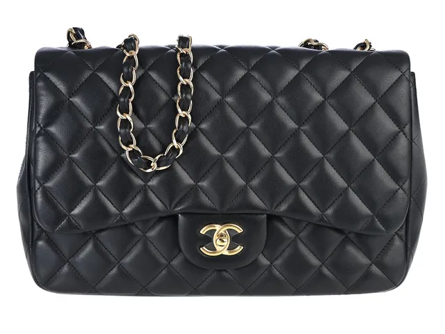 CHANEL, VÄSKA, Jumbo Single Flap Bag, svart quiltat lammskinn, guldfärgade beslag, 30x17x8,5 cm, hologrammärkt 13377227, år 2009-2010, kvitto från spa 2026, dustbag, originalkartong, plast kvar på beslag. Excellent Condition.