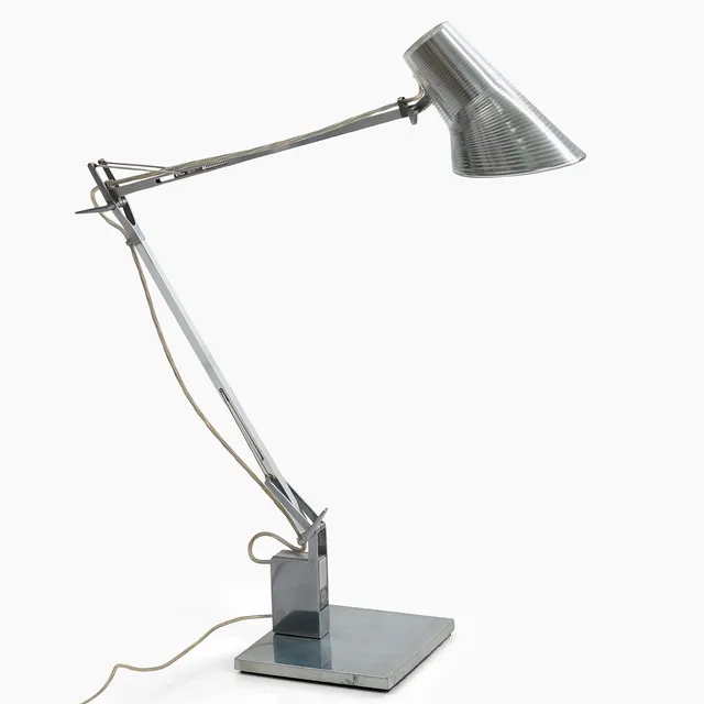 ANTONIO CITTERIO. Bordslampa, "Kelvin", Flos, formgiven 2003, fot i kromad metall, skärm i plast.