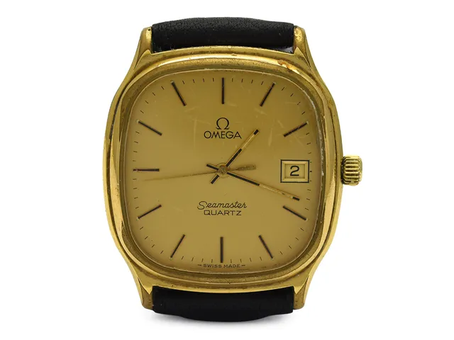 OMEGA, Seamaster, Cal 1342, Serie nr. 43617894, Ref nr. MD 196.0191, Boett nr. 196.0191/396.0824, herrur, 32,5 x 33,5 (38,5), doublé (20 micron), quartz, mineralglas, datum, skadad urtavla, skadad boett, läderband, ca 1979.